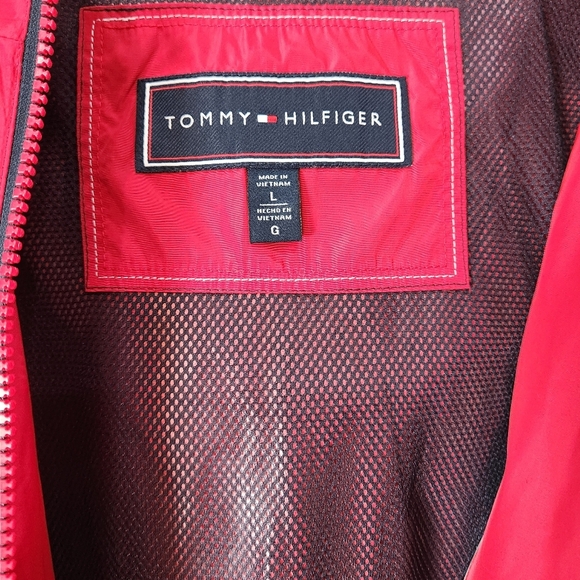 NWOT TOMMY HILFIGER ESSENTIAL HOODED WINDBREAKER- RAIN JACKET SIZE LARGE - Picture 9 of 15